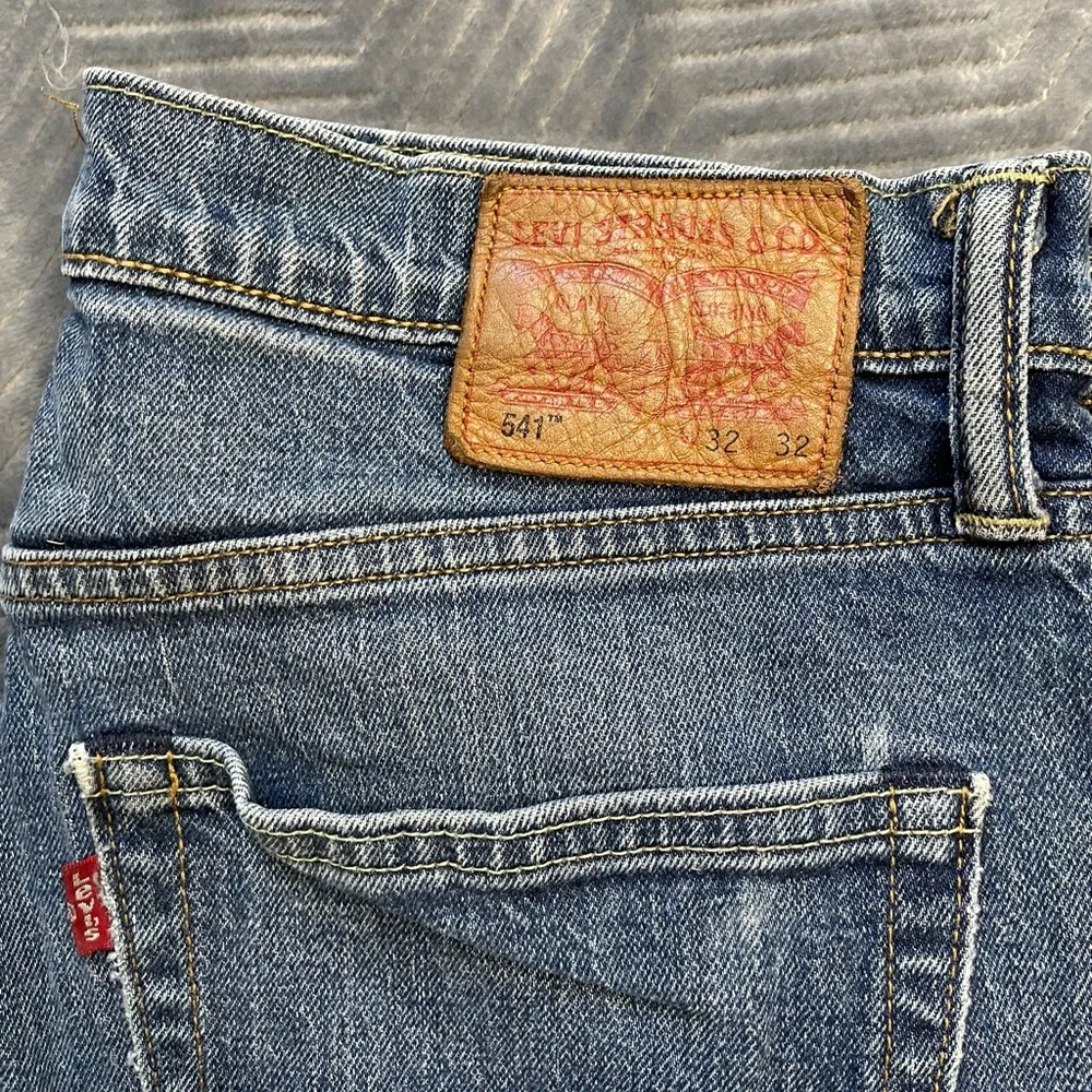 Mens‎ Levi’s 541 Athletic Taper Stretch Jeans 32x32 (Actual 32x31)